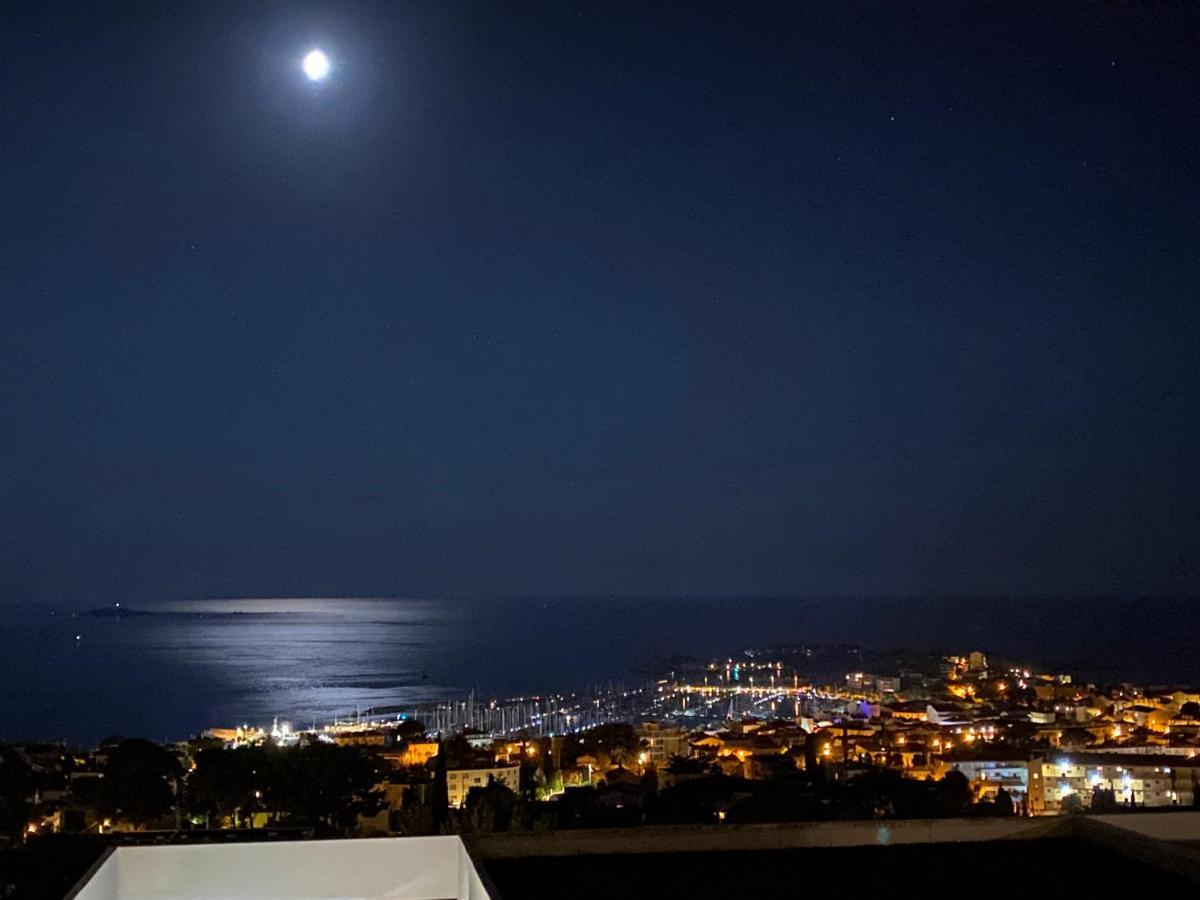 Superbe T2 44M2 - Grande Terrasse Vue Mer Panoramique Exceptionnelle Piscine - Parking Bandol Kültér fotó