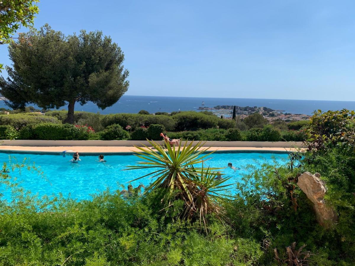 Superbe T2 44M2 - Grande Terrasse Vue Mer Panoramique Exceptionnelle Piscine - Parking Bandol Kültér fotó