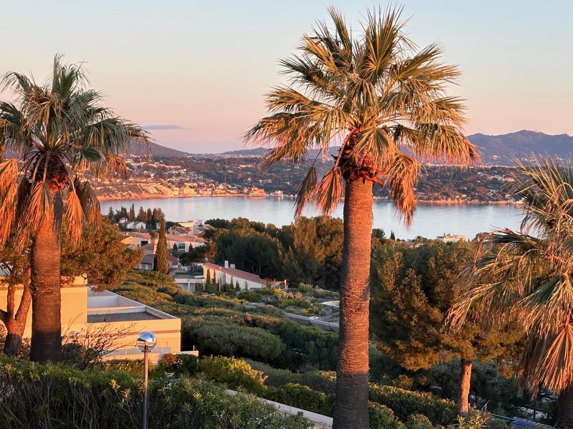 Superbe T2 44M2 - Grande Terrasse Vue Mer Panoramique Exceptionnelle Piscine - Parking Bandol Kültér fotó